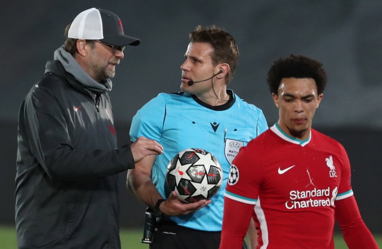 足球——西甲：皇家马德里胜赫罗纳