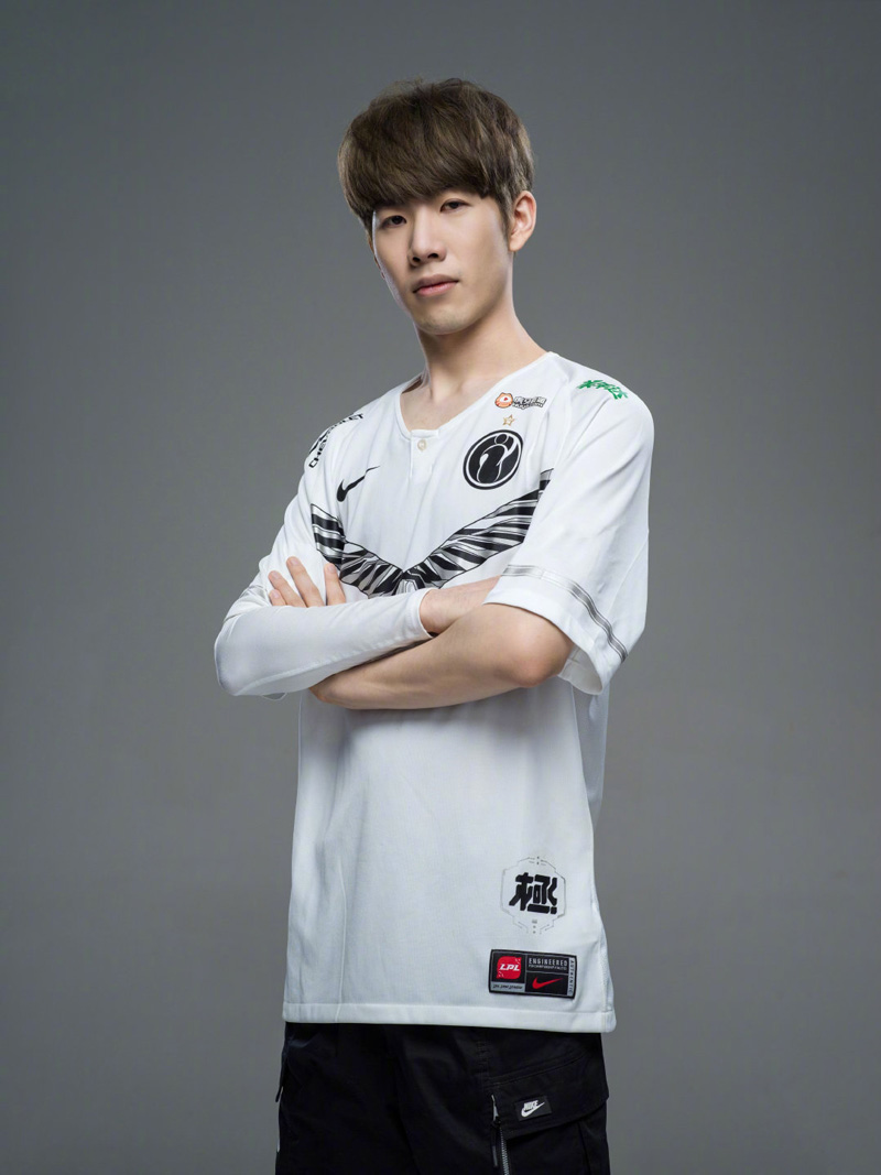 毫无悬念地 毫无悬念地